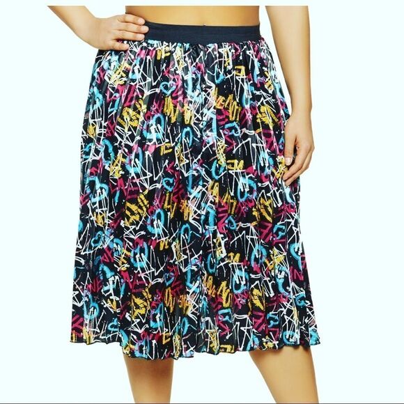 Plus size graffiti skirt - Picture 3 of 3